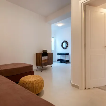 La Maltese Hotel *