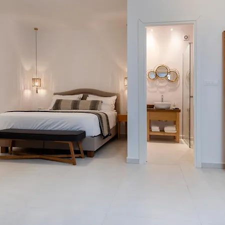 La Maltese Hotel *